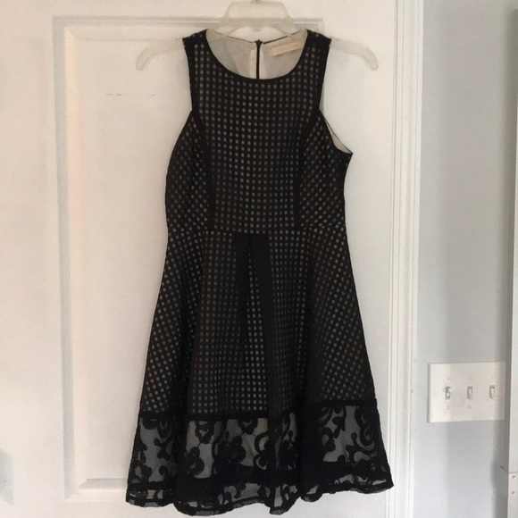 Everleigh Chiffon Lace Border Dress - Picture 7 of 8